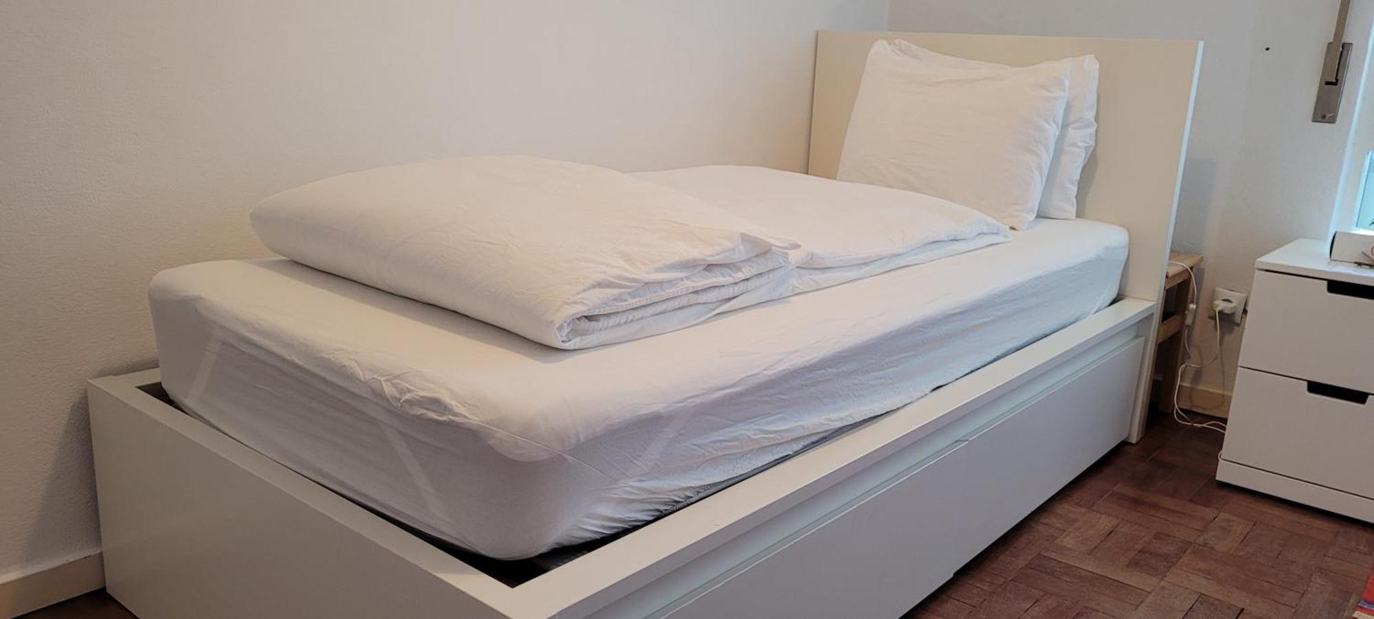 Homestay Cozy Near Airport , Metro And Train Station Lisbon